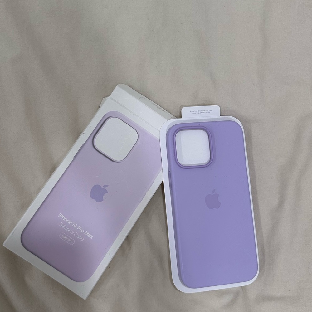 iPhone 14 Pro Max lavender case